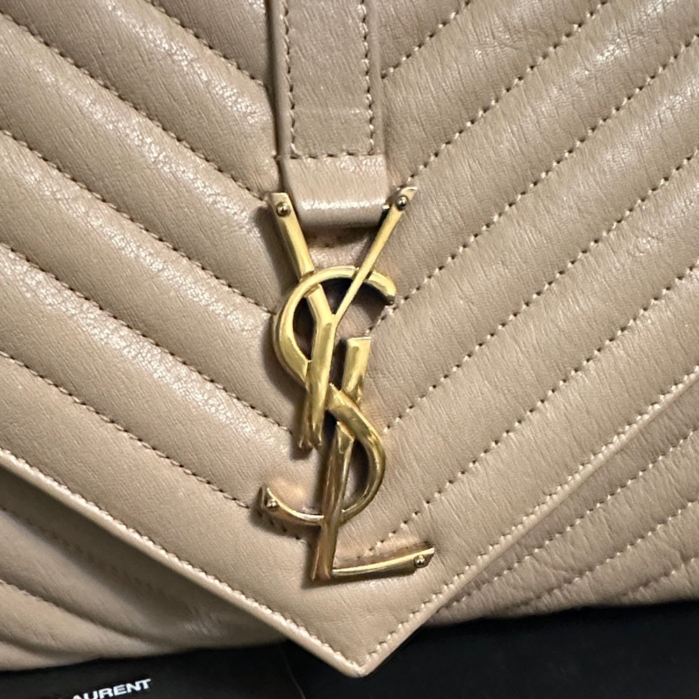 Saint Laurent Nude Quilted Shoulder Bag - Picture 3 of 5